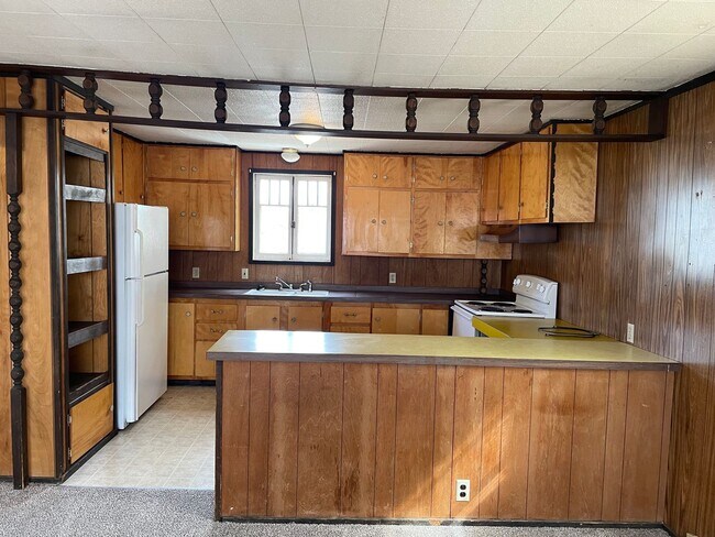 Foto del edificio - 1 Bedroom Upstairs Apartment-Beautiful Eag...