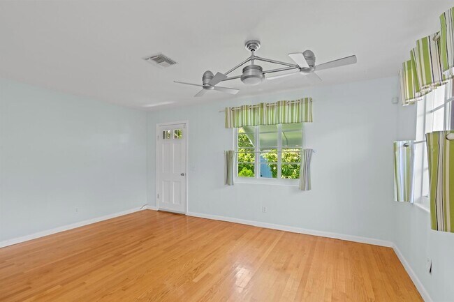 Building Photo - 430 N Ocean Breeze