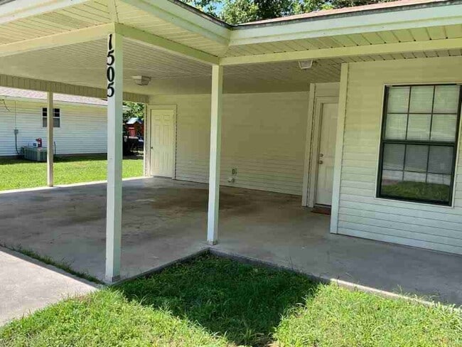 Building Photo - 1505 Truelove St