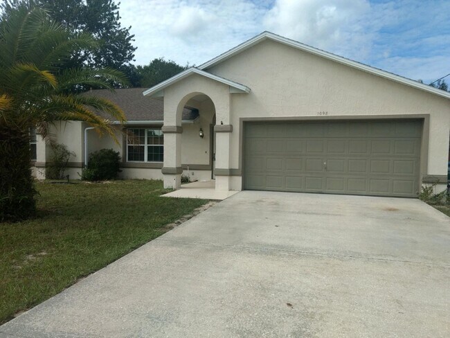 Building Photo - 1098 Seagate Dr W