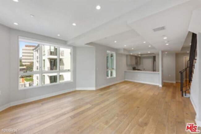 Foto del edificio - 11965 Montana Ave