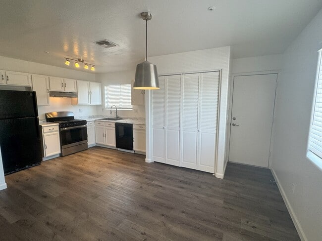 Foto del edificio - 1449 E Taylor St