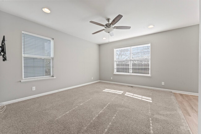 Building Photo - 7077 Hidden Green Cir