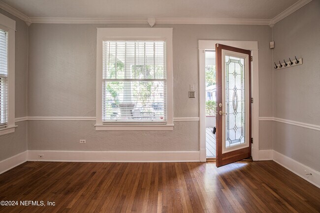 Foto del edificio - 3684 Herschel St