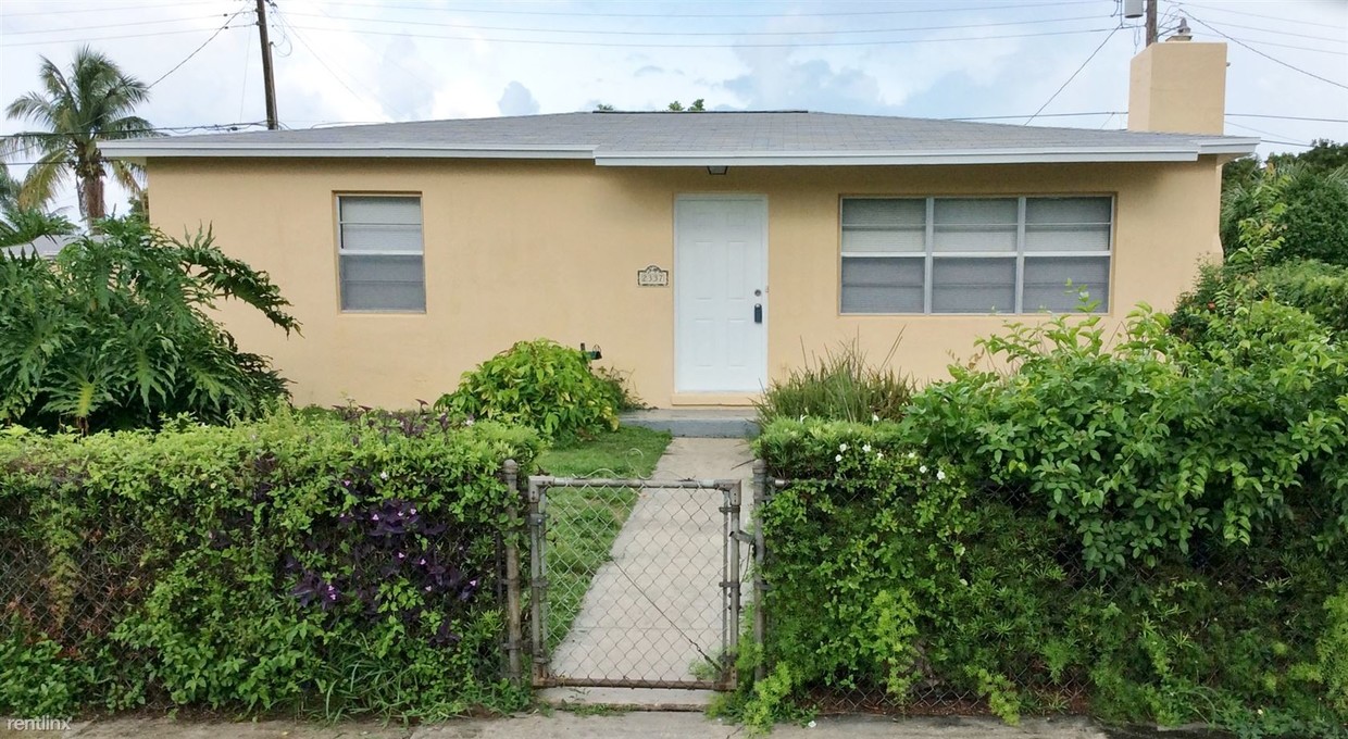 Primary Photo - 3 br, 1 bath House - 2337 Tallahassee Drive
