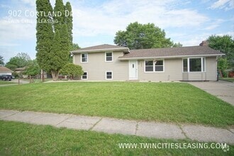 Building Photo - 902 Cortland Dr S