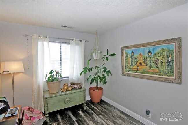 Foto del edificio - 4985 W 7th St