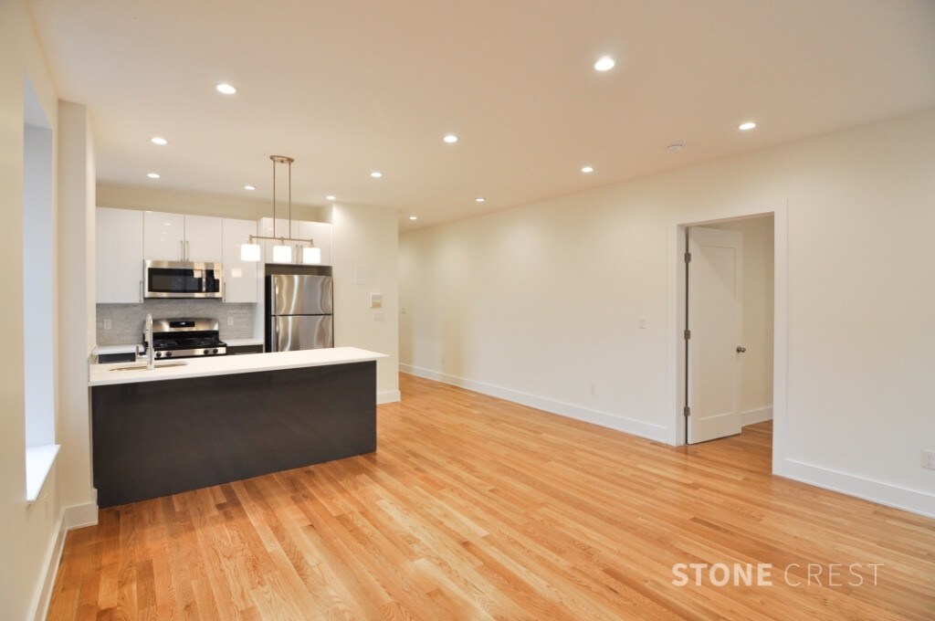 Primary Photo - 209 West 97th Street