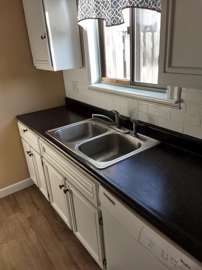 101 Greenwood Trail N Dr Unit 101 Greenwood Trail, Greenwood, IN 46142