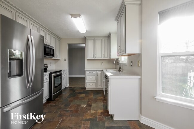 Foto del edificio - 6 Wyndham Dr