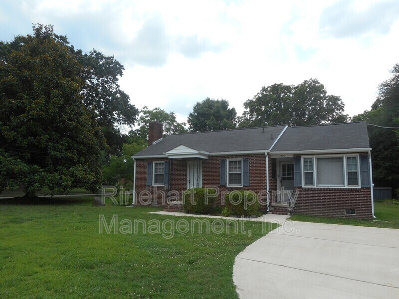 Primary Photo - 1203 Deas St