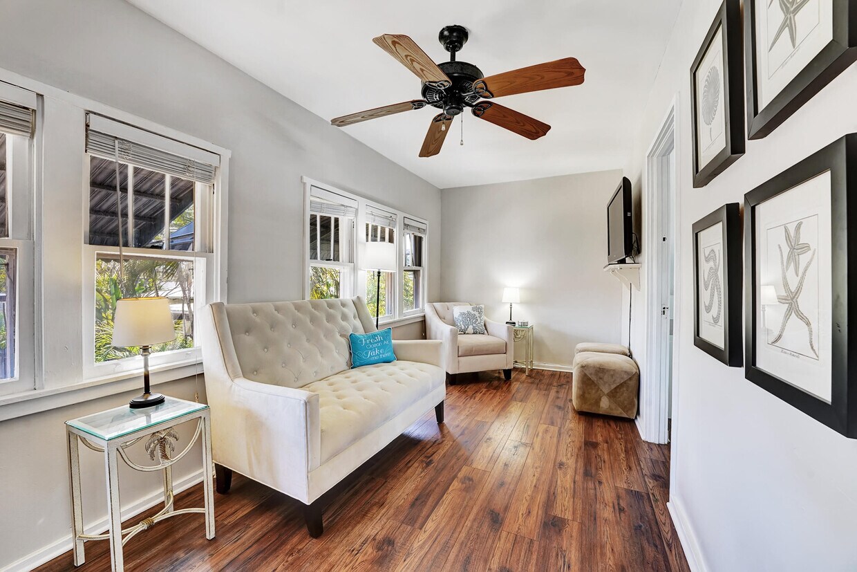 Foto principal - 1627 N Ocean Breeze
