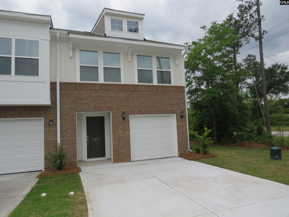 Foto principal - 427 Nutsedge Ct