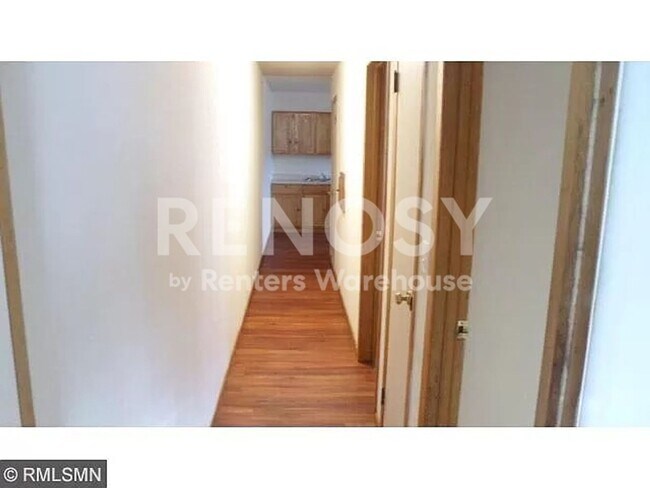 Foto del edificio - Wonderful 2BD / 1 BA DUPLEX  in Minneapolis Available 1/1/2024!