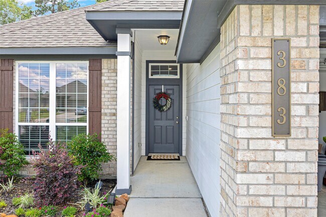 Building Photo - 383 Shoreview Dr