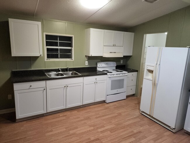 Foto del edificio - 68 Green Meadows Dr