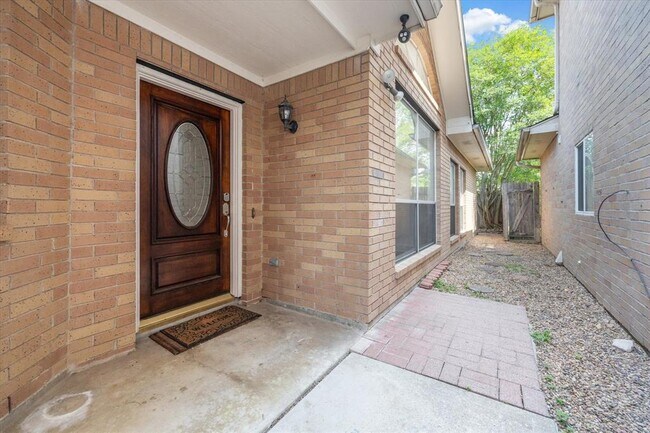 Foto del edificio - 1339 Parkway Ct