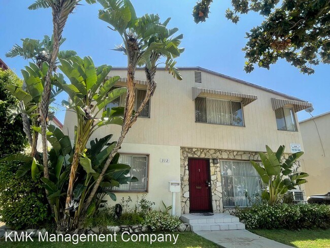 Building Photo - 1 br, 1 bath Apartment - 312 S. Doheny Dr....