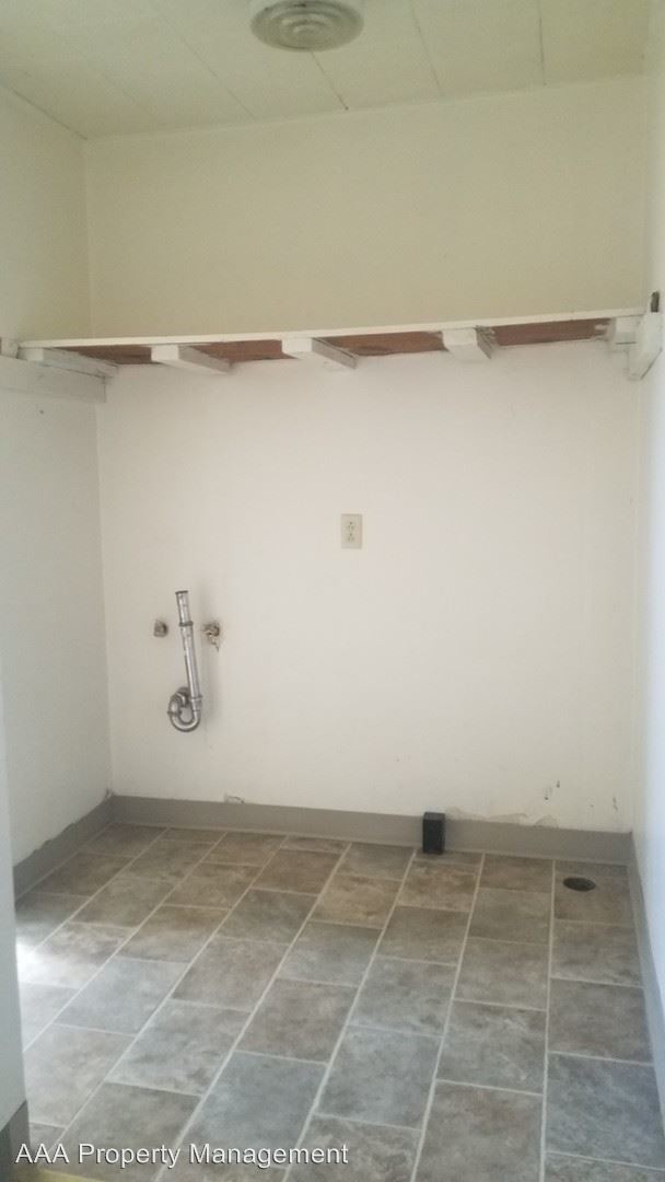 Building Photo - 2 br, 1 bath House - 3303 Madison