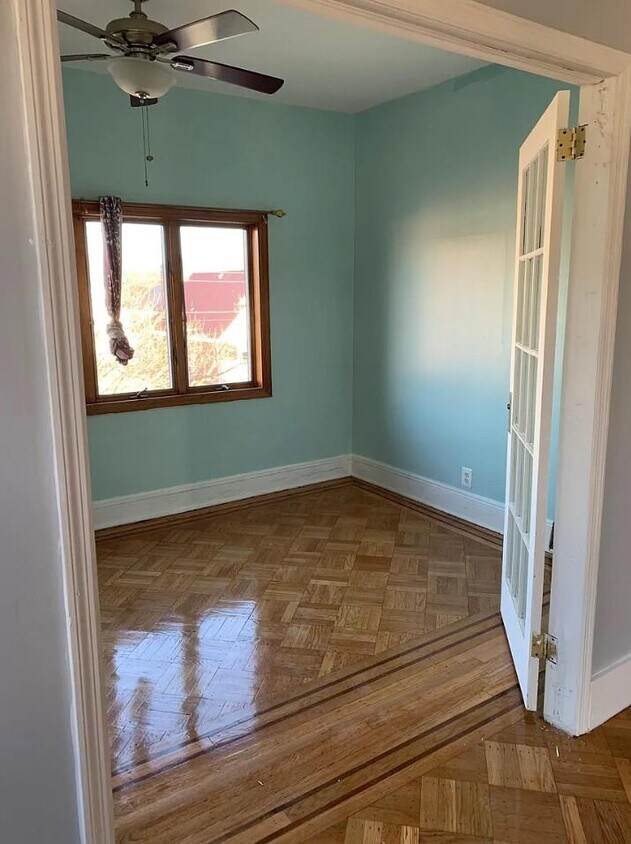 Foto principal - 82-60 259th St