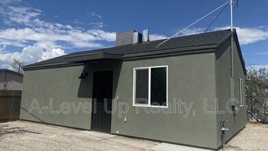 Building Photo - 2341 S 3rd Ave