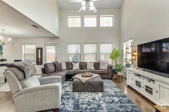 Building Photo - 1136 Landon Ln