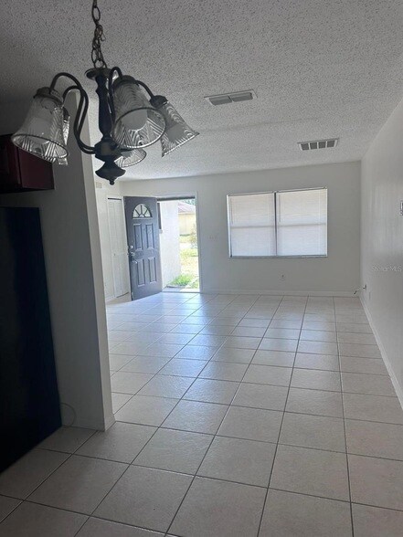 Foto del edificio - 222 Chadworth Dr