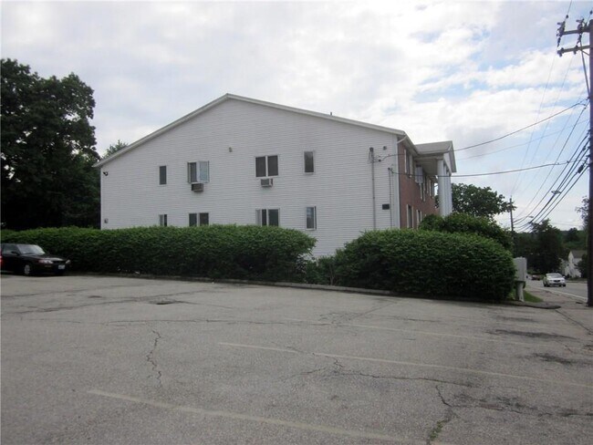 Foto del edificio - 2008 Mineral Spring Ave