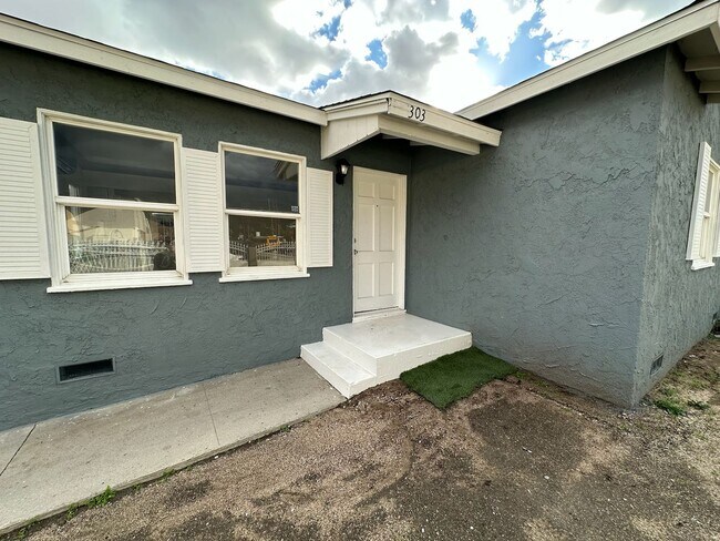Building Photo - 3 BED 1 BATH HOME + STUDIO UNIT SAN BERNAR...