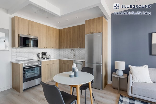 Building Photo - 68 Gold St