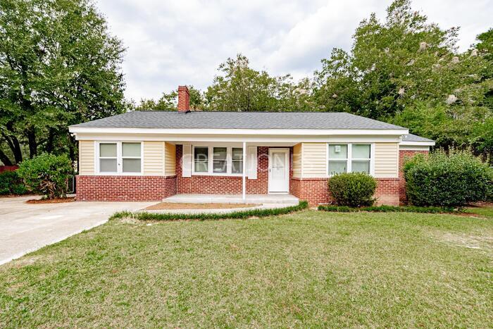 Primary Photo - 3035 Beechaven Rd