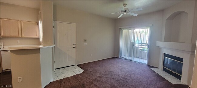 Foto del edificio - 5415 W Harmon Ave