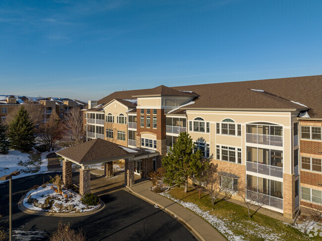 Building Photo - Chateau Ridge Condominiums