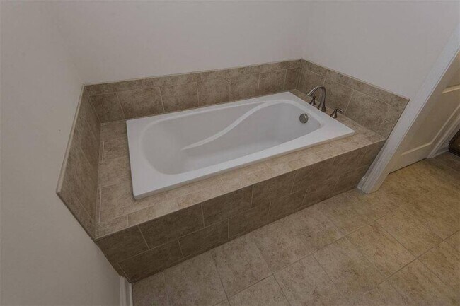 Foto del edificio - 1209 Dingle Rd