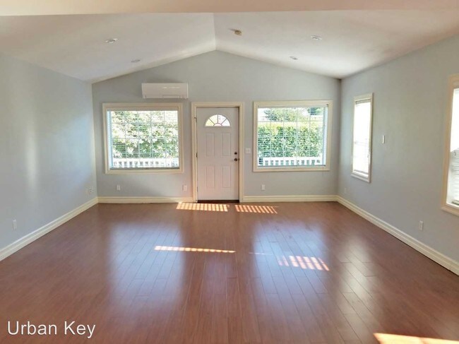 Building Photo - 3 br, 2 bath House - 10043 41st Ave SW