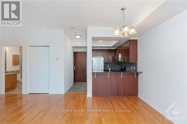 Building Photo - 200 Rideau St