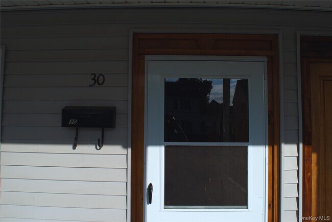 Foto del edificio - 30 Royce Ave