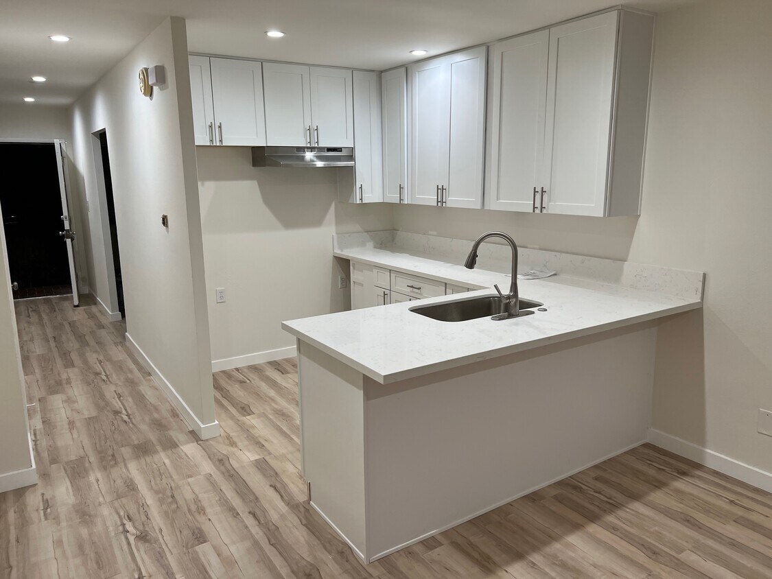 Foto principal - 4516 Bond St