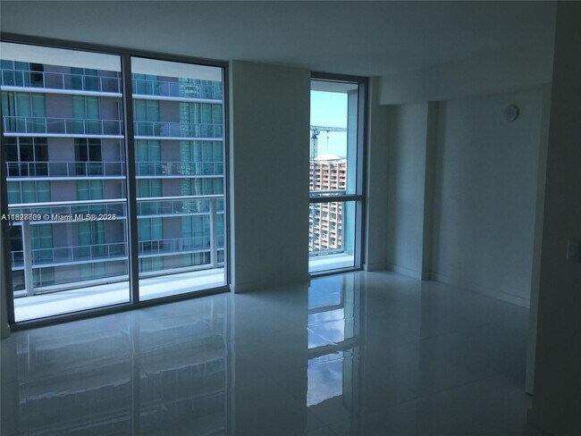 Building Photo - 1100S S Miami Ave
