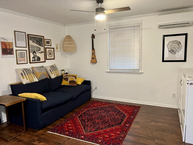 Living Room - 300 Thorne Rd
