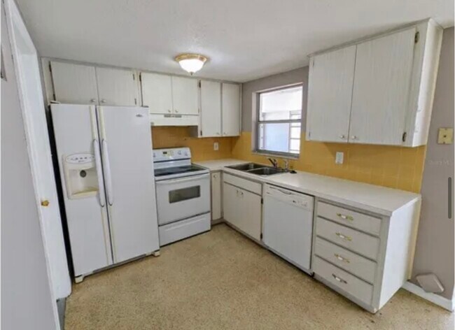 Foto del edificio - 8019 Portage Dr