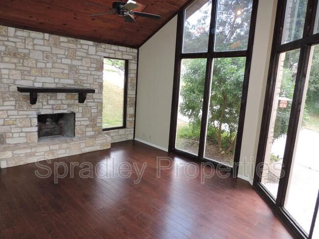 Building Photo - 2510 Canyon Cliff Dr