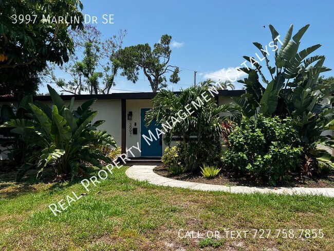 Building Photo - Welcome to this beautifully remodeled 4 be...