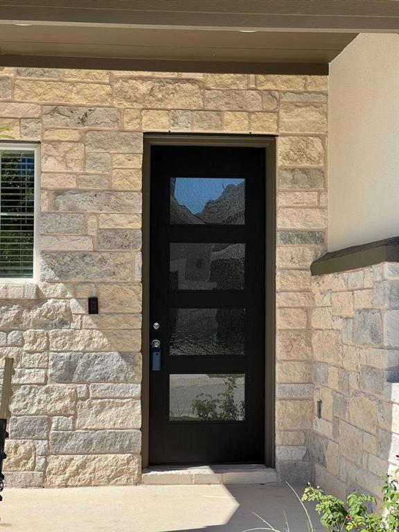 Building Photo - 1233 Summerbrooke Cir