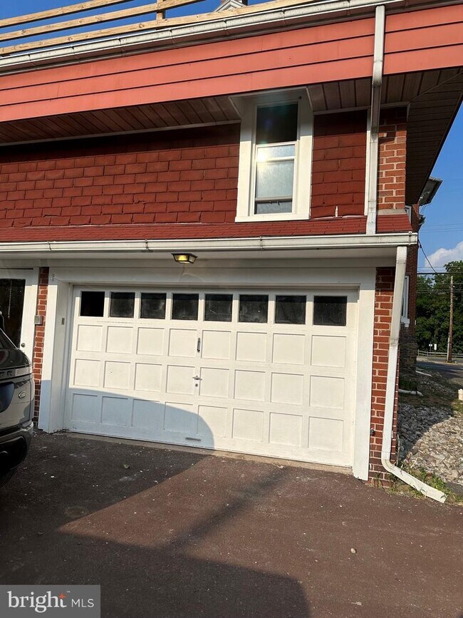 449451 Main St, Schwenksville, PA 19473 House Rental in