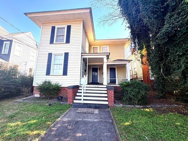 Building Photo - 1020 Adams St