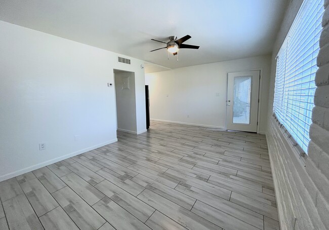 1 bed, 1 bath - Mariposa Manor