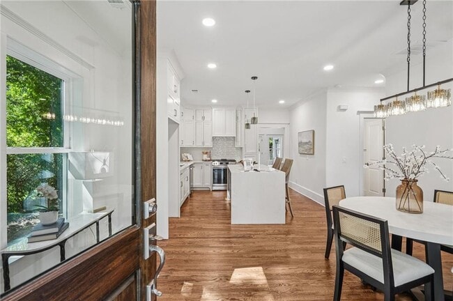 Building Photo - 1036 Dell Ave SE