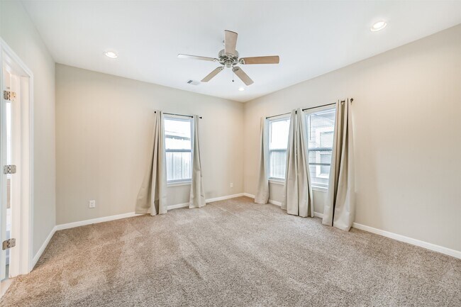 Building Photo - 5305 Avenue J