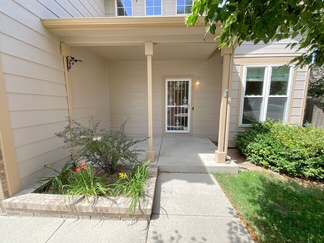Foto del edificio - 4 Bedroom Home Available Near Constitution...